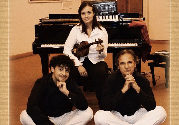 2011 Rizzo - Trio Alchimia - Tradate Concerto South America Rythms Venerdi 7 Ottobre 2011 Trio Alchimia Ensemble Fisarmonicista Mario Milani. Al violino...